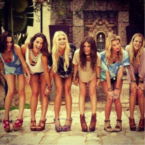 たくさんの女性